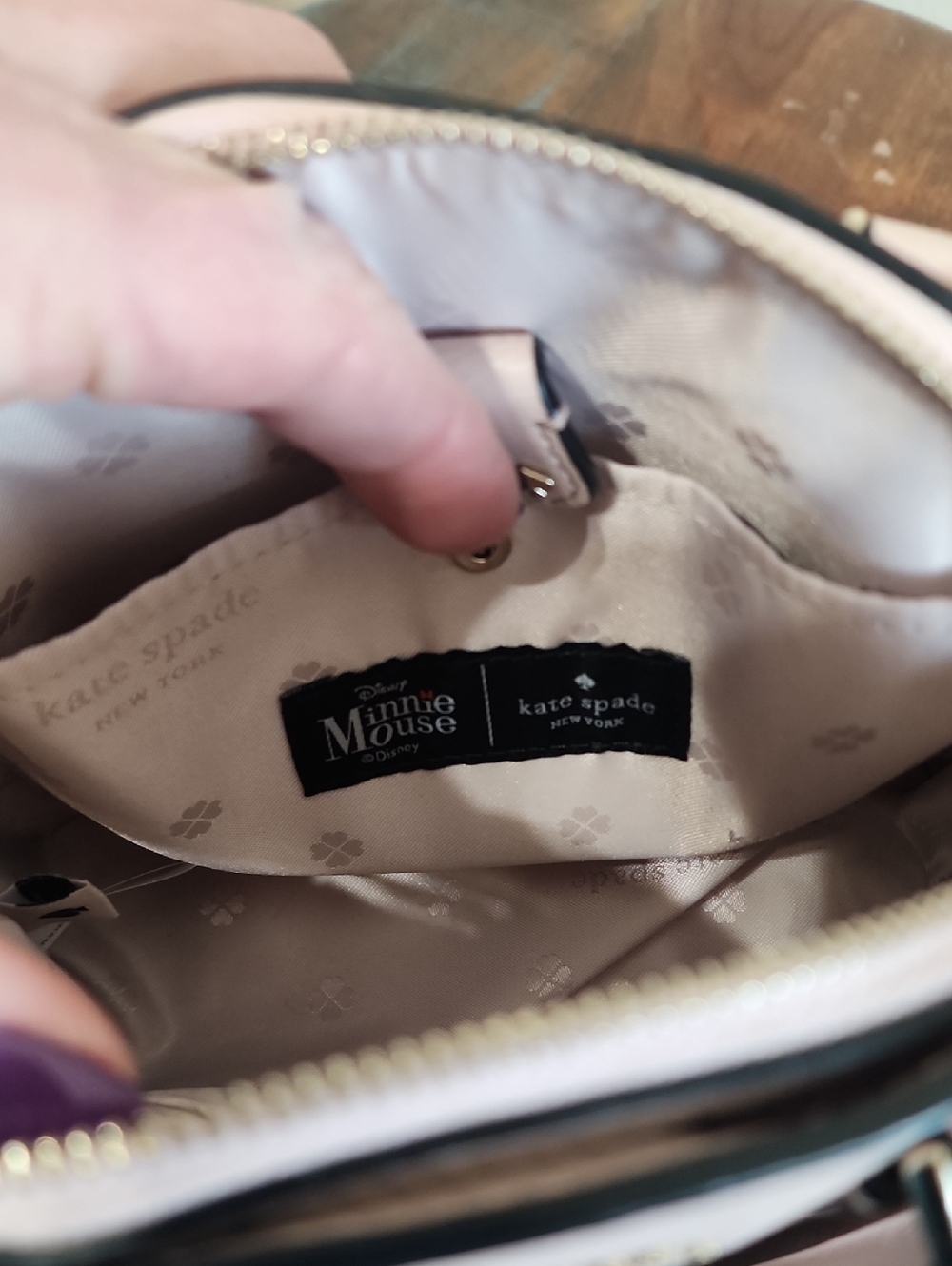 Kate Spade Disney Blush Pink Minnie Mouse Mini Dome Satchel Wallet Lipstick Kiss - Picture 13 of 15